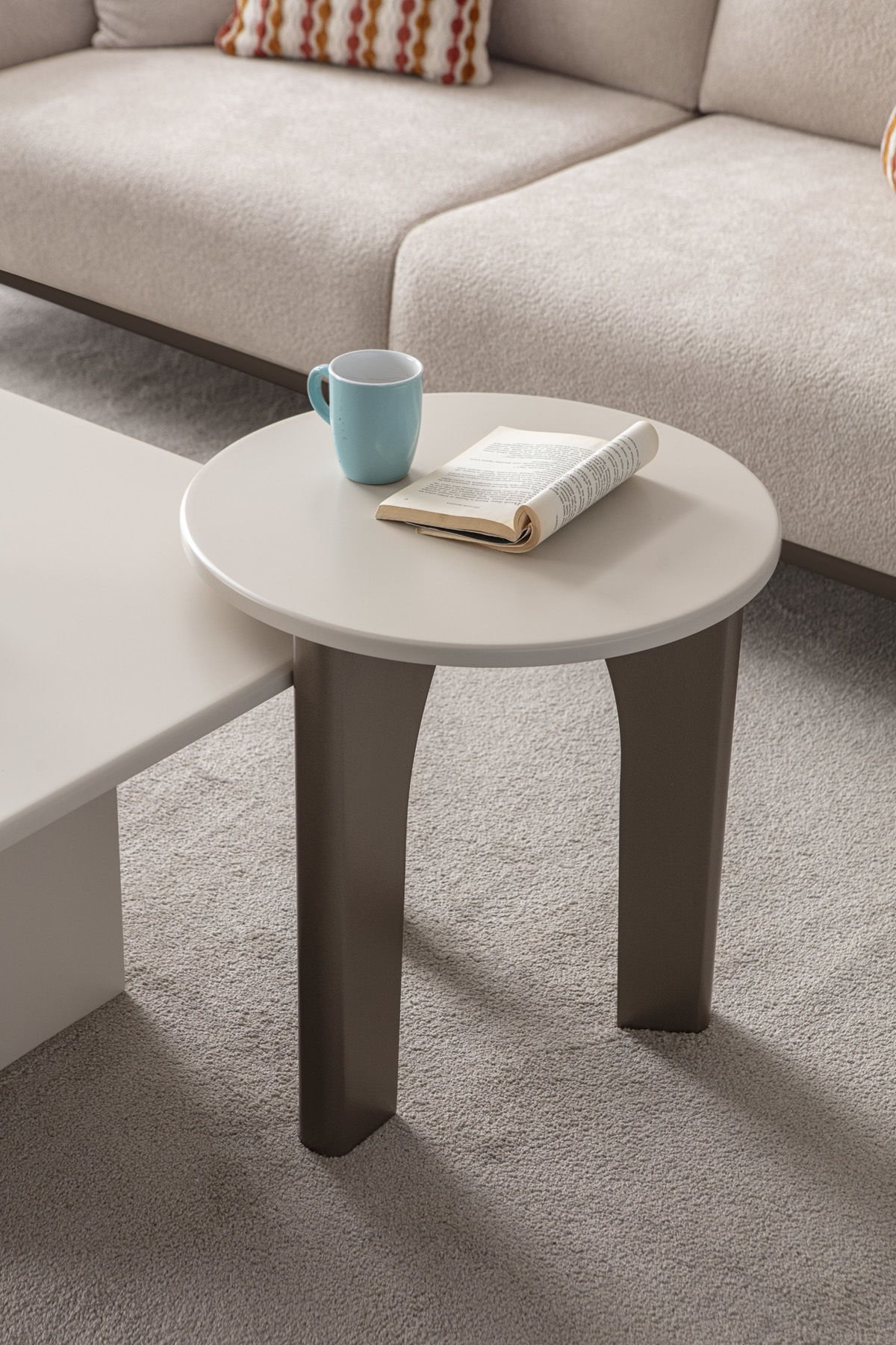 Zen Modern Yan Sehpa