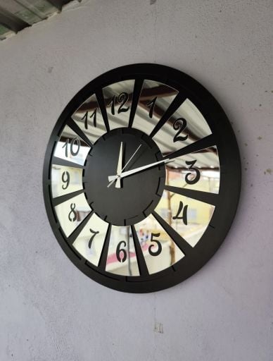 30.000 TL VE ÜZERİ ALIŞVERİŞLERDE 50X50 DUVAR SAAT