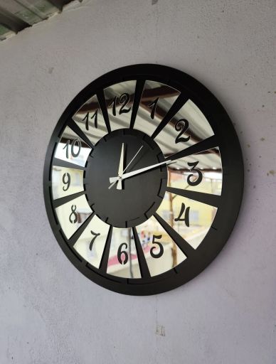 30.000 TL VE ÜZERİ ALIŞVERİŞLERDE 50X50 DUVAR SAAT